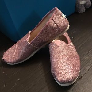 Toms pink glitter